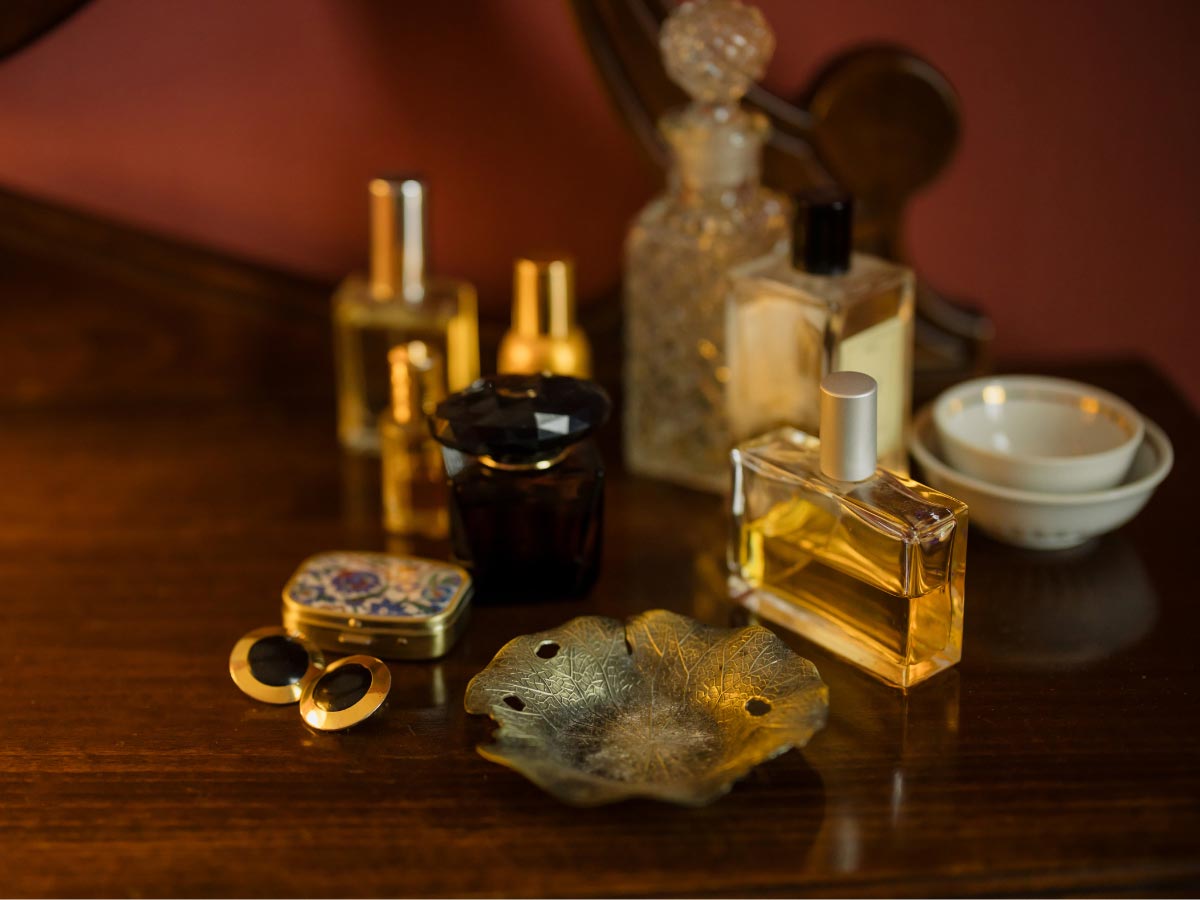 Scent Styling: Choosing the Right Perfume for Day, Evening, and Occasions
